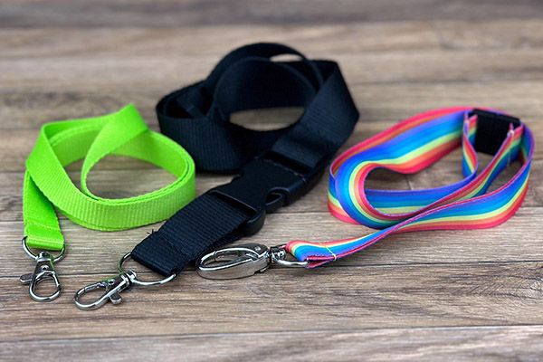 lanyards zonder bedrukking en uit stock leverbaar